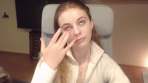 AriaCreazy online show from 10-25-25, 08:36