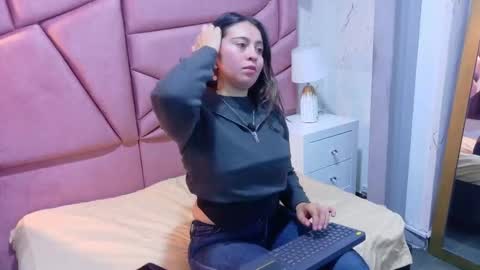 Ariadna online show from 02-16-26, 06:37