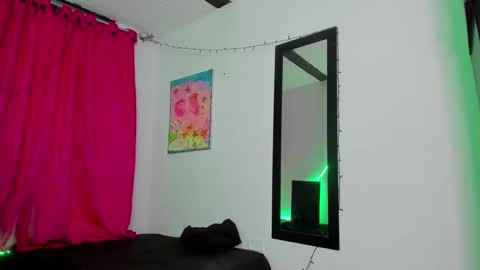 Snapshot of ariadna_4 chatting on 03-10-25, 05:00 ariadna_4 online show from 03-10-25, 05:00