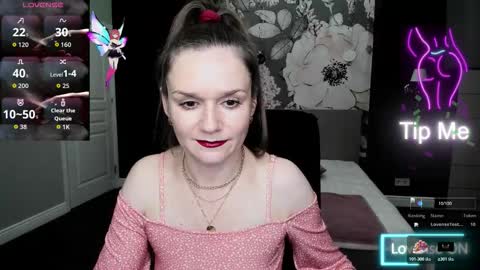 AriaGray online show from 10-17-25, 08:33