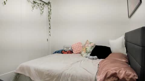 Snapshot of ariah_is_blonde chatting on 05-31-26, 09:16 Ariah online show from 05-31-26, 09:16