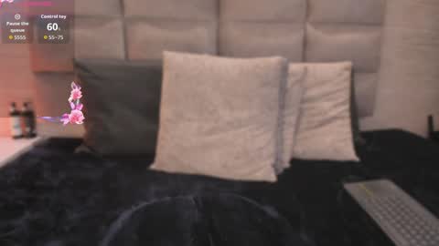 Snapshot of ariana__parker chatting on 05-15-26, 04:41 ariana__parker online show from 05-15-26, 04:41