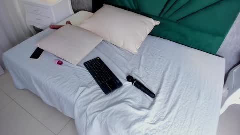 ARIANA online show from 01-28-25, 02:42