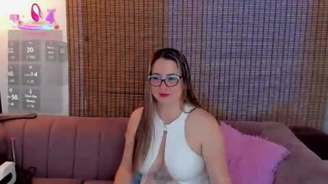 Ariana Cruz online show from 11-26-25, 12:39