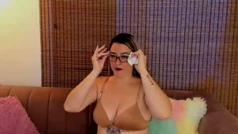 Ariana Cruz online show from 04-10-26, 12:21