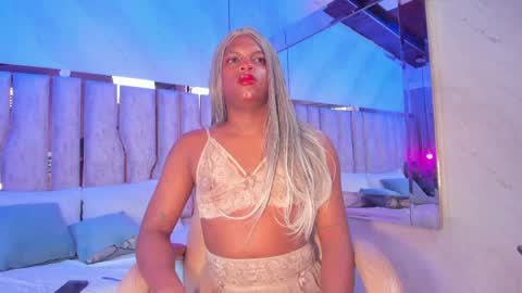 ariana_grande233 online show from 03-29-26, 11:54