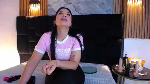 ariana_hill_ online show from 11-11-25, 03:28