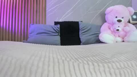 Ariana online show from 11-19-25, 12:38