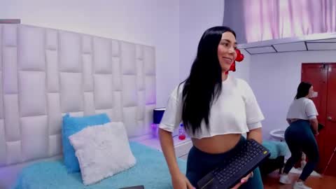  ariana  online show from 03-04-25, 04:20