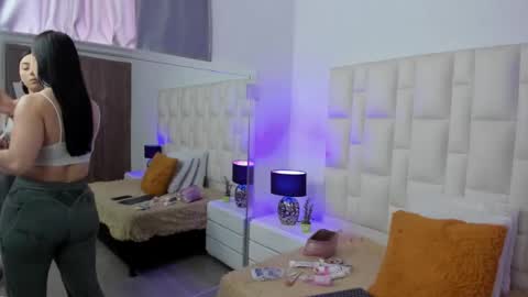  ariana  online show from 03-17-26, 04:32