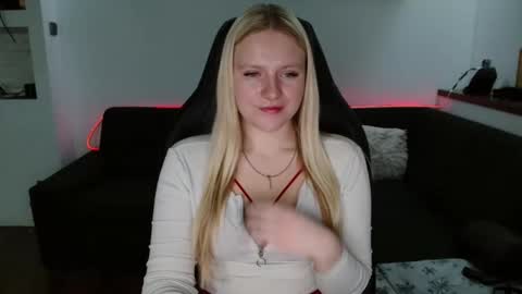 arianaluxe online show from 02-05-26, 09:03