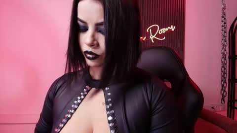 Arianna online show from 10-28-25, 07:49