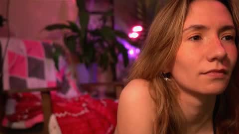 Snapshot of arianna_richi chatting on 06-17-26, 09:12 Olivka online show from 06-17-26, 09:12