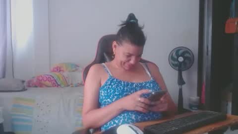 Snapshot of ariannaloovel chatting on 04-25-26, 06:05 ariannaloovel online show from 04-25-26, 06:05