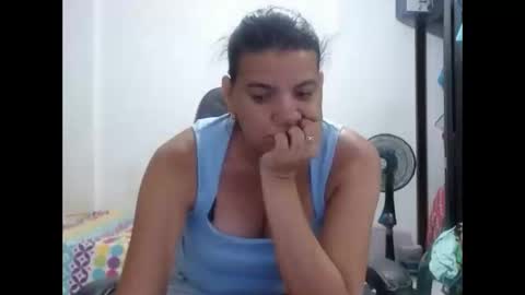 Snapshot of ariannaloovel chatting on 05-27-26, 01:57 ariannaloovel online show from 05-27-26, 01:57