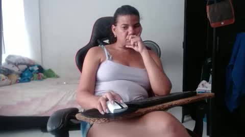 Snapshot of ariannaloovel chatting on 06-02-26, 05:37 ariannaloovel online show from 06-02-26, 05:37