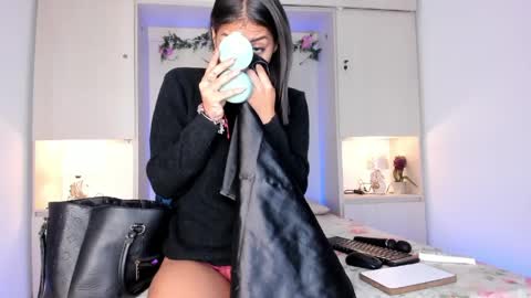 ariannavega_ online show from 06-01-26, 11:45