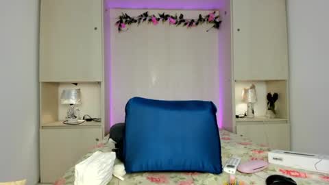 ariannavega_ online show from 06-22-26, 11:51