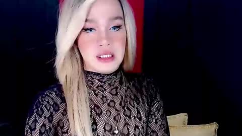 Snapshot of arianne_xoxo777 chatting on 12-12-24, 12:33 ARIANNE CUMS online show from 12-12-24, 12:33