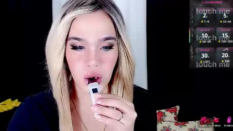 Snapshot of arianne_xoxo777 chatting on 02-22-25, 08:07 ARIANNE CUMS online show from 02-22-25, 08:07