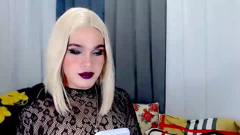 Snapshot of arianne_xoxo777 chatting on 02-25-25, 05:30 ARIANNE CUMS online show from 02-25-25, 05:30