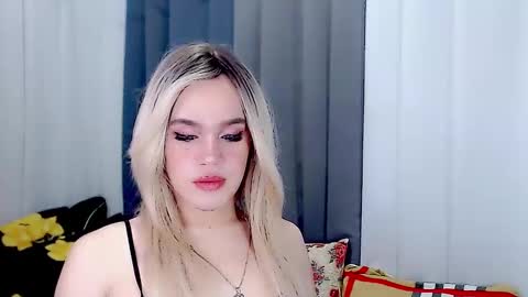 Snapshot of arianne_xoxo777 chatting on 02-28-25, 07:15 ARIANNE CUMS online show from 02-28-25, 07:15