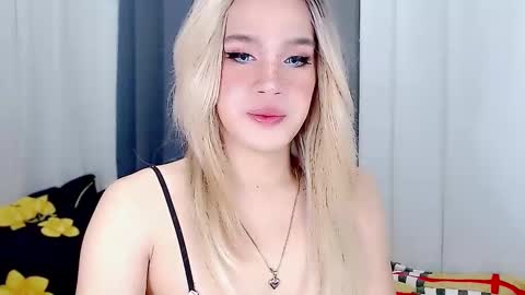 Snapshot of arianne_xoxo777 chatting on 03-01-25, 08:23 ARIANNE CUMS online show from 03-01-25, 08:23