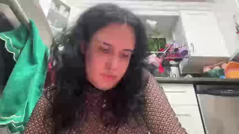 Snapshot of ariawestlove chatting on 01-09-25, 05:55 Aria online show from 01-09-25, 05:55