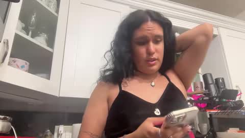 Snapshot of ariawestlove chatting on 02-24-25, 06:05 Aria online show from 02-24-25, 06:05