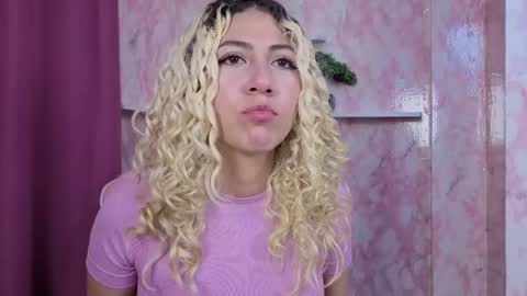 Ari Bunnie  online show from 12-22-25, 11:35