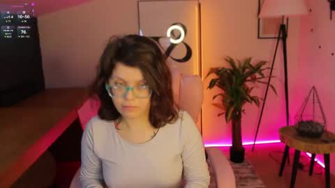 Snapshot of ariell_mini chatting on 05-19-26, 05:36 Ariell Mini online show from 05-19-26, 05:36