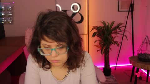 Snapshot of ariell_mini chatting on 05-31-26, 06:10 Ariell Mini online show from 05-31-26, 06:10