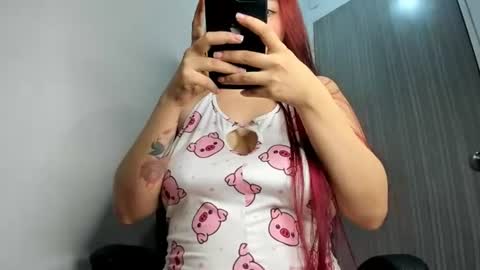 Snapshot of ariell_rose1 chatting on 06-17-26, 02:47 Stephany online show from 06-17-26, 02:47