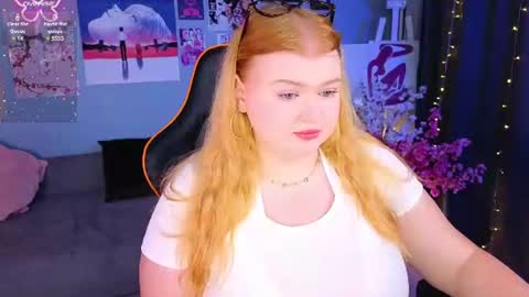 Snapshot of ariettaheart chatting on 06-22-26, 11:18 Adele online show from 06-22-26, 11:18