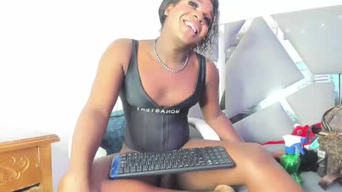 Snapshot of arii_xxx chatting on 01-29-25, 07:46 ari 3 online show from 01-29-25, 07:46