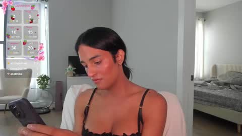 Aria online show from 09-20-25, 05:36