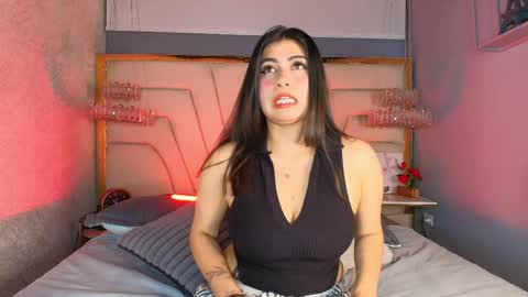 Snapshot of ariia_sweett chatting on 05-17-26, 04:21 Ariia sweett online show from 05-17-26, 04:21
