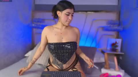 Snapshot of ariia_sweett chatting on 05-27-26, 09:01 Ariia sweett online show from 05-27-26, 09:01