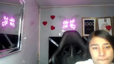 Snapshot of arimeraki_v chatting on 05-26-26, 02:51 Hi Stream 1000pm to 600am online show from 05-26-26, 02:51