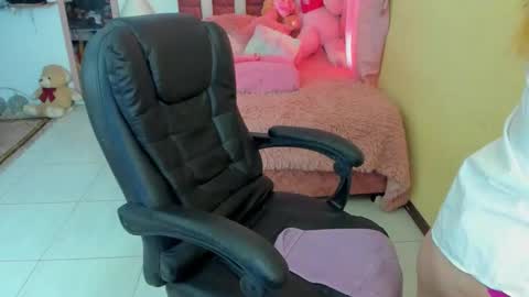 Snapshot of arisha_katy1 chatting on 01-10-26, 09:52 arisha_katy1 online show from 01-10-26, 09:52