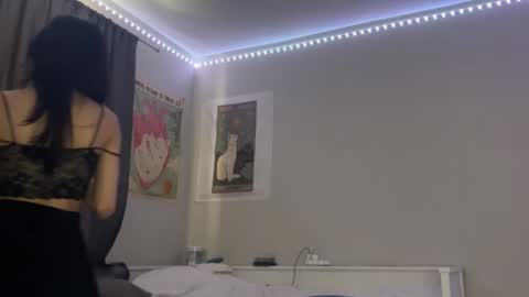 Snapshot of arlicee chatting on 05-25-26, 12:00 arlicee online show from 05-25-26, 12:00