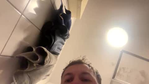 armyskater32 online show from 11-09-25, 09:02