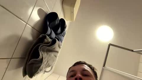 armyskater32 online show from 04-29-26, 07:53