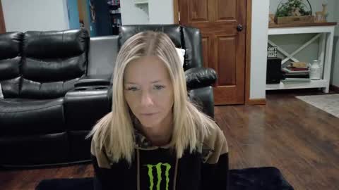 Samantha - Sammie online show from 01-16-25, 04:50