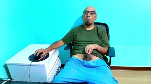 Snapshot of arnelux72 chatting on 07-02-26, 05:02 arnelux72 online show from 07-02-26, 05:02
