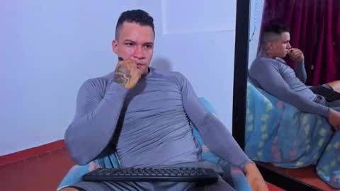 Snapshot of arnold_fit_hot98 chatting on 12-12-24, 06:53 Arnold fit hot98 online show from 12-12-24, 06:53