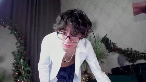 Arnold online show from 12-23-24, 04:06