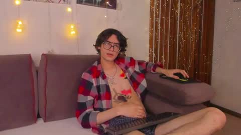 Arnold online show from 12-25-24, 10:05