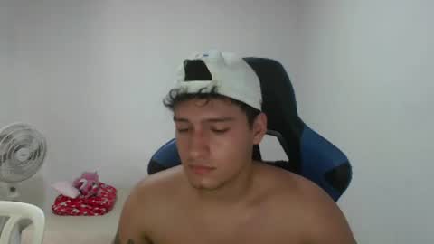 Snapshot of aron_444 chatting on 07-31-26, 04:39 online show from 07-31-26, 04:39