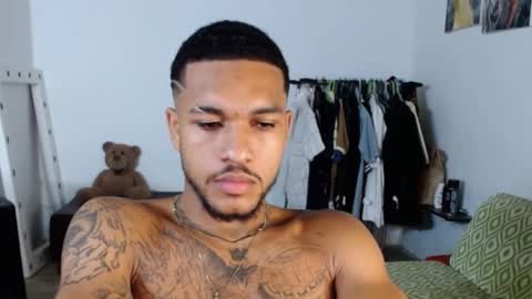 Snapshot of aron_7 chatting on 12-30-24, 07:04 aron_7 online show from 12-30-24, 07:04